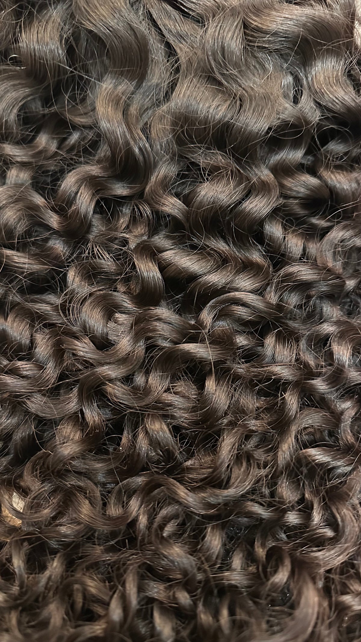 Ada, Glue - Less Wigs